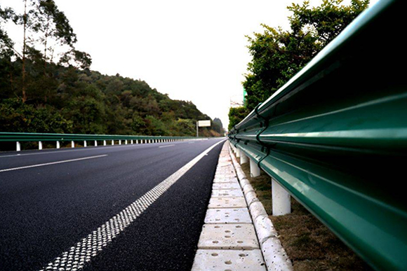 襄阳高速公路护栏的常用类型