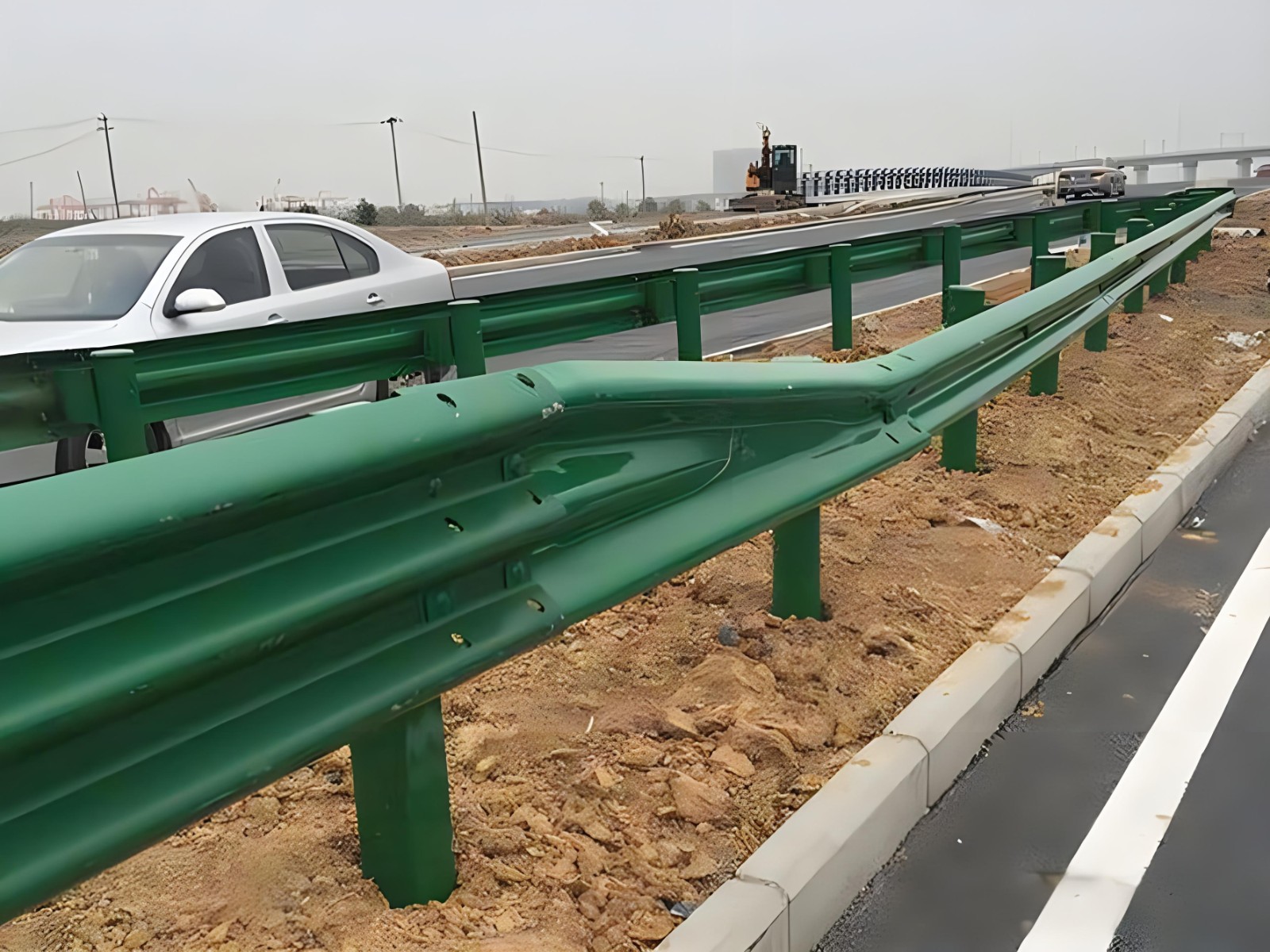 襄阳高速波形护栏板日常维护方案确保道路安全新举措