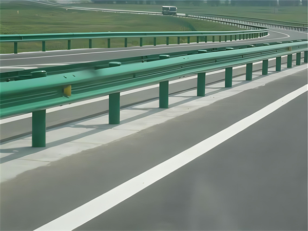 襄阳高速护栏板守护安全广泛应用于多个行业